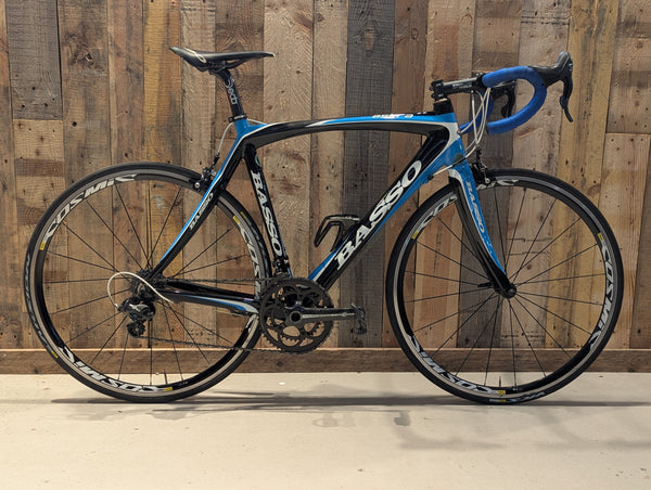 2016 Basso Astra Carbon Medium Road Bike